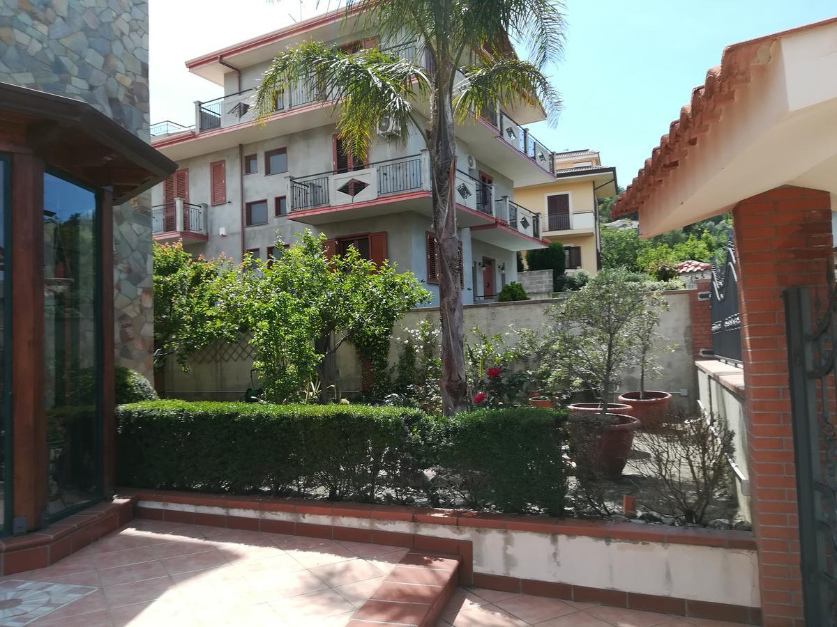 La Collina Capo D'Orlando Bed & Breakfast Exterior photo