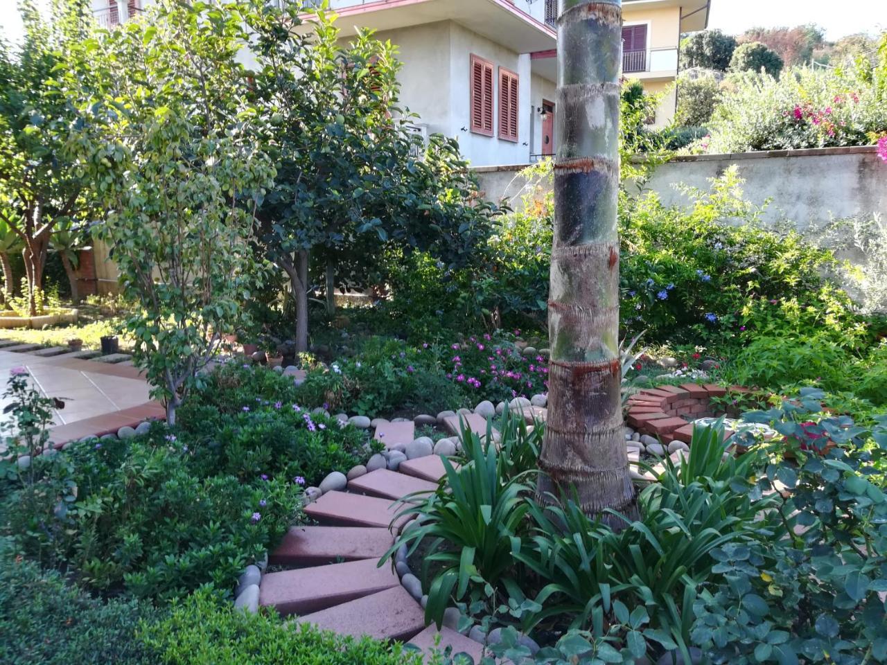 La Collina Capo D'Orlando Bed & Breakfast Exterior photo